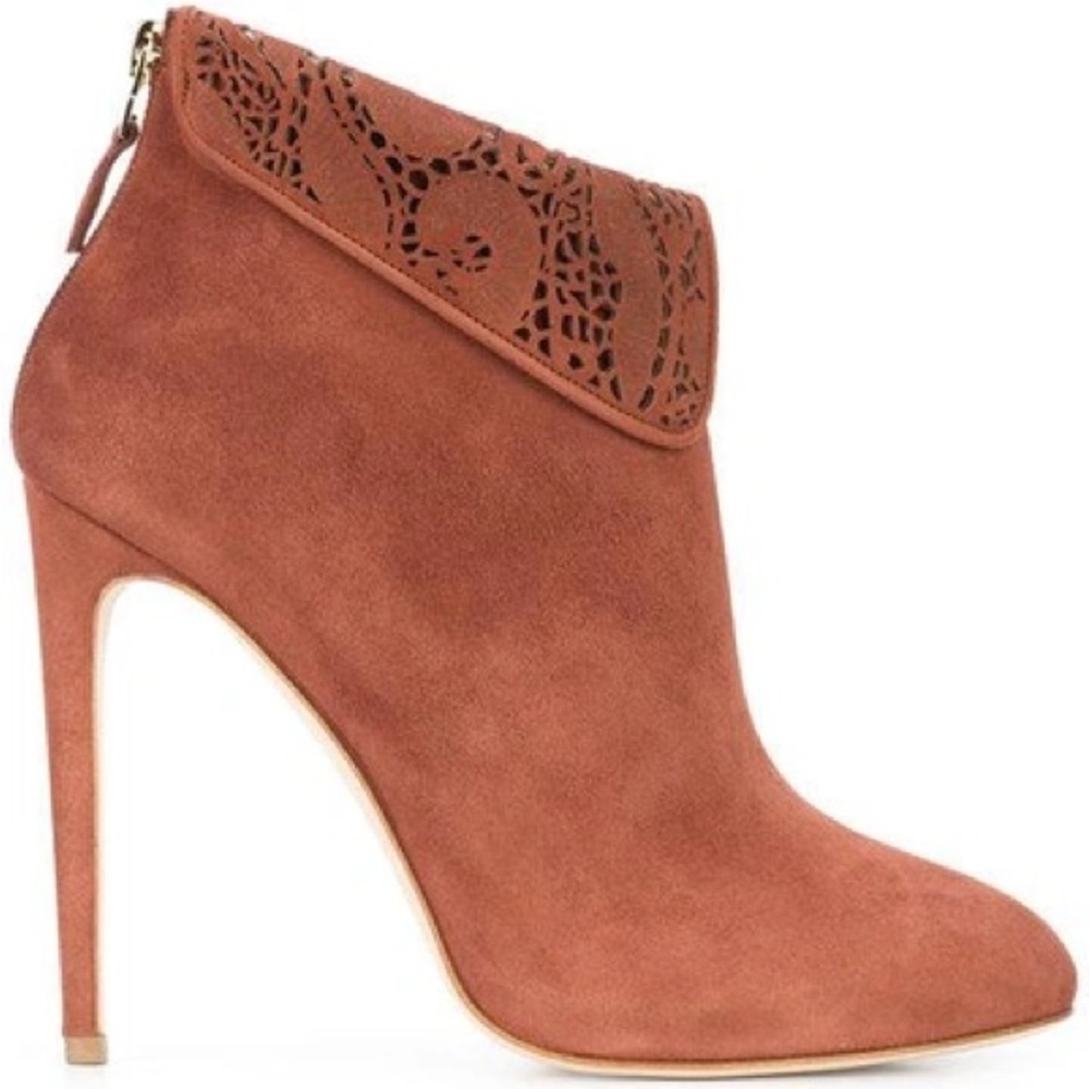 Like new Chloe Gosselin Celandine Ankle Booties size 39 / 8.5 suede stillettos